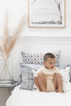 Load image into Gallery viewer, 1.2M tall cream/ malt honey natural pampas- Jenna