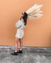 Load image into Gallery viewer, Pre order. Fluffy tall creamy pampas grass stem (1M- 1.2M)-Beach pampas