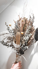 Load image into Gallery viewer, Native dried floral bunch with yellow caramel tones- Caramel sweet bunch
