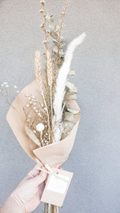 Small dried floral posy.- Vanilla