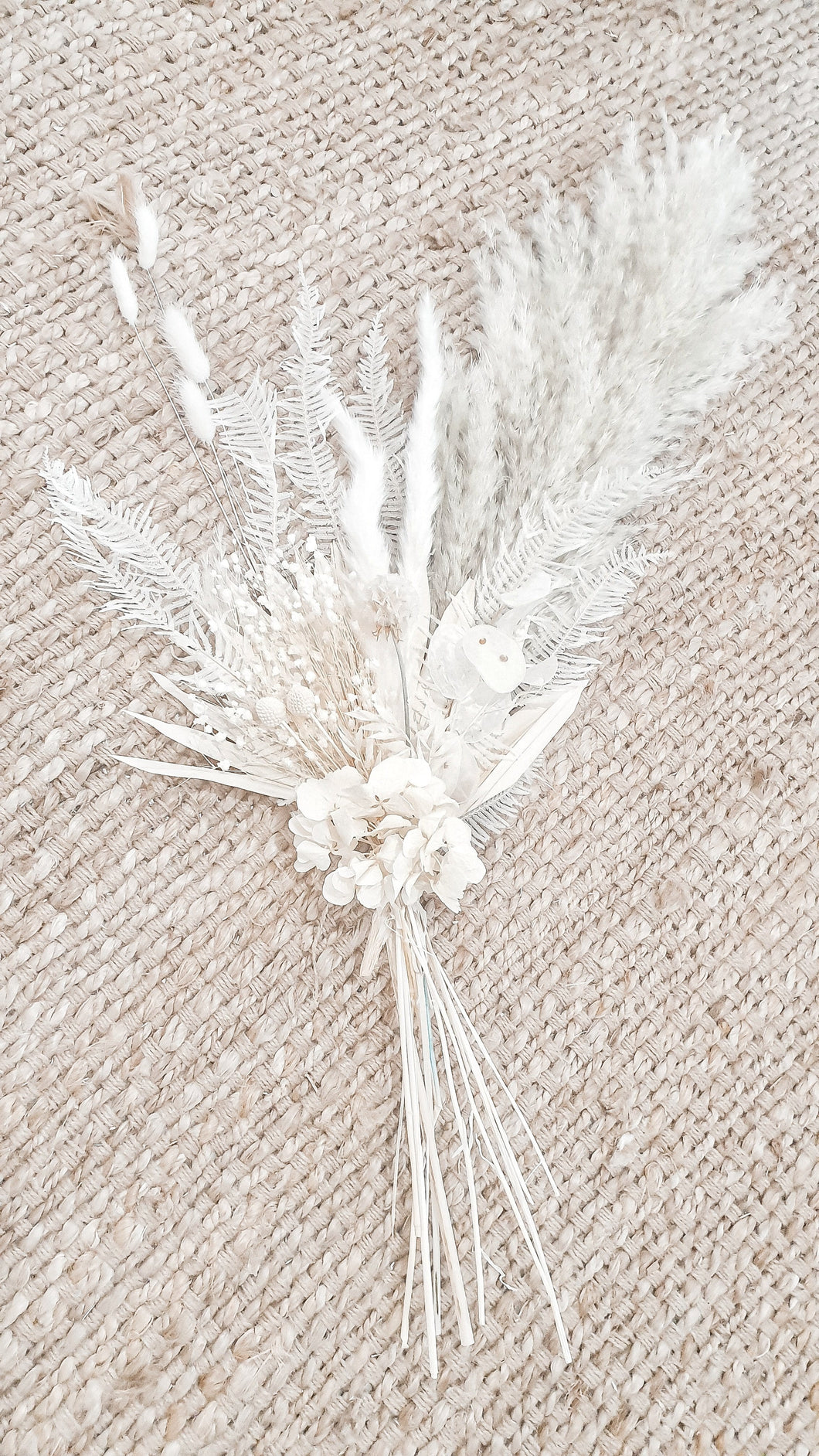 Tall white fluffy white dried bouquet- Pool