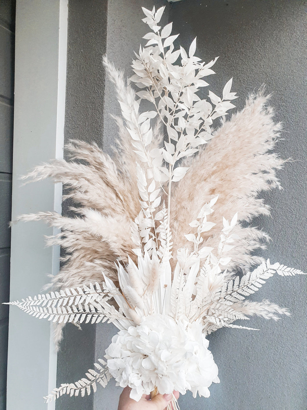 White fluffy dried flower bunch/ bridal bunch- Friendship