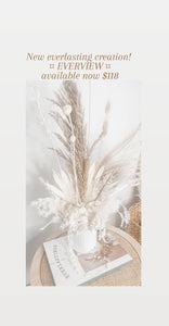 Modern style soft dried floral arrangement with the vase- everview.